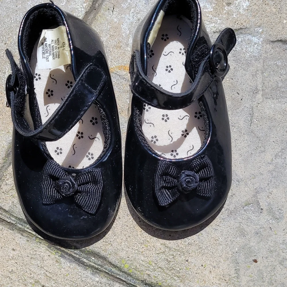 Baby girl size 2 set of 2 pair dressy formal holiday shoes white and black